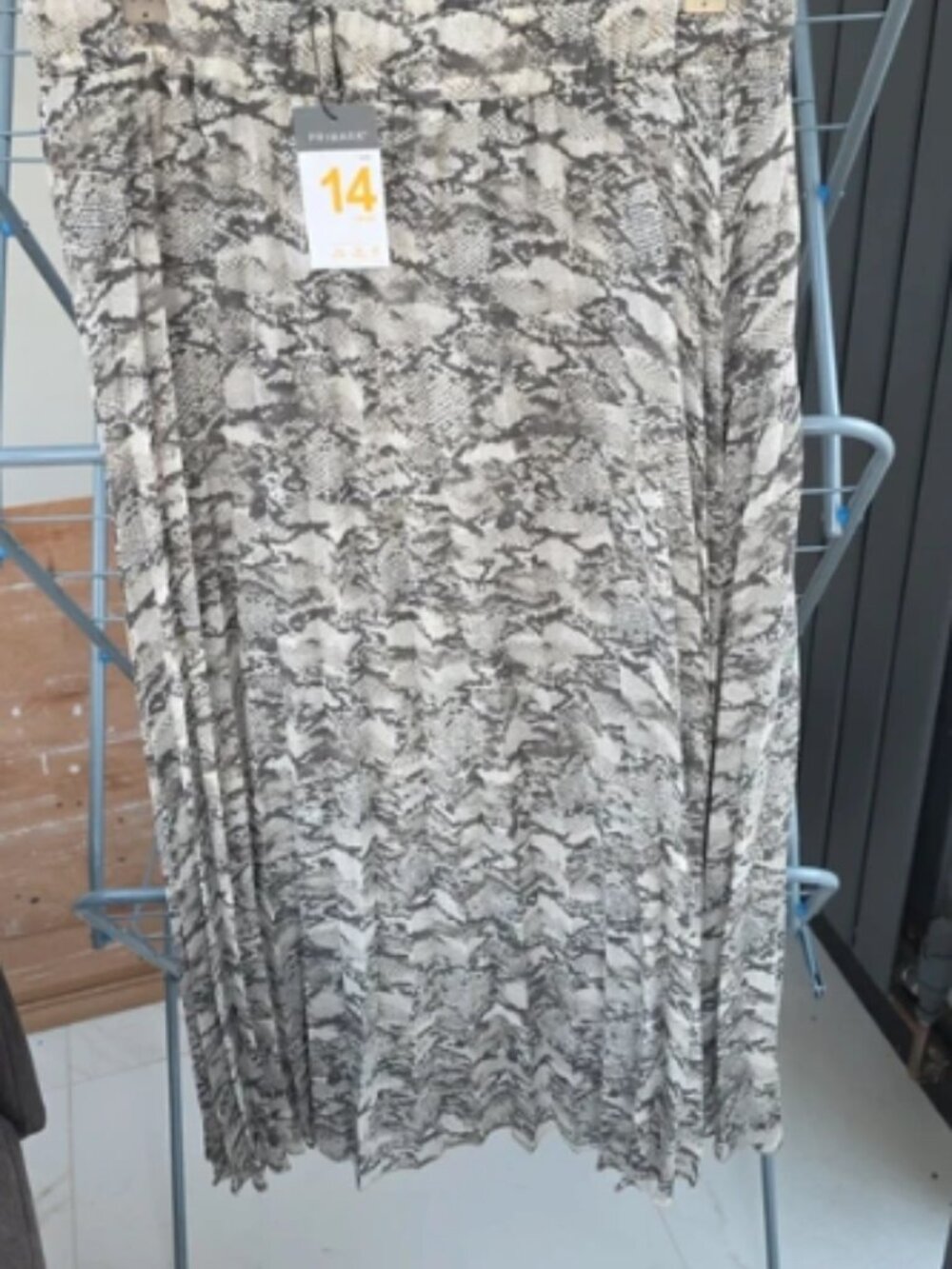 Serpentine print skirt